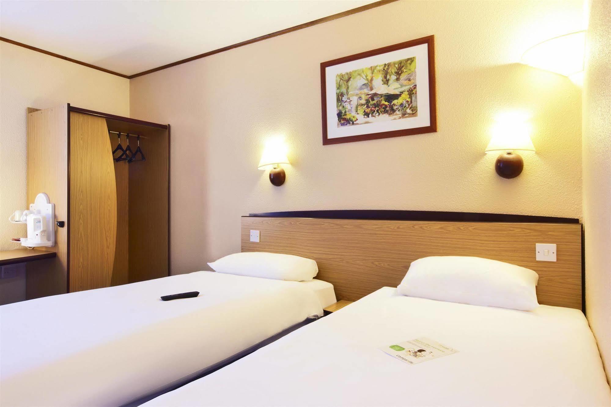Campanile Hotel - Basildon - East Of London Экстерьер фото