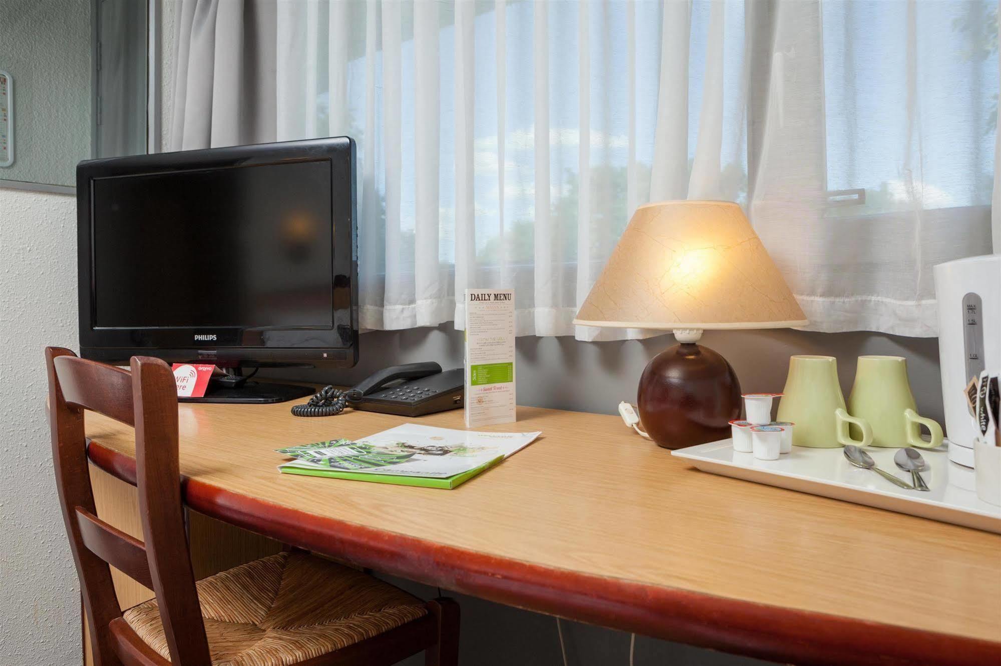 Campanile Hotel - Basildon - East Of London Экстерьер фото